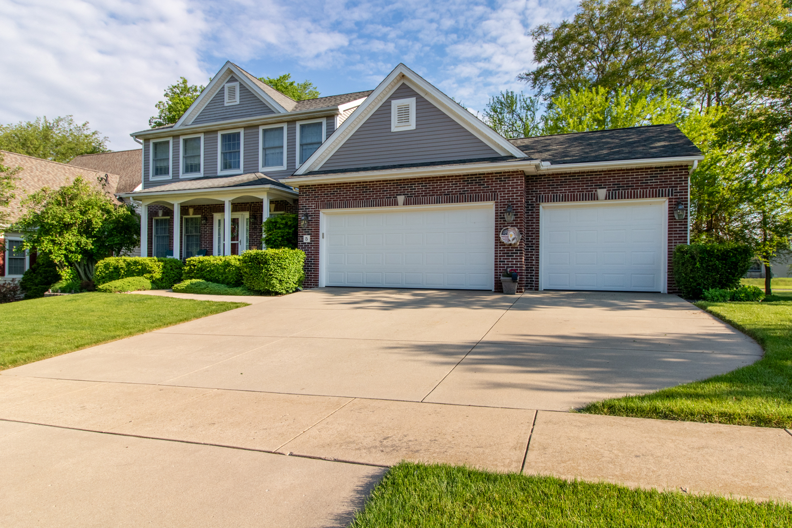 5 Tangle Oaks Road Bloomington, IL 61705 - Photo 2 of 55 Gallery Image 2