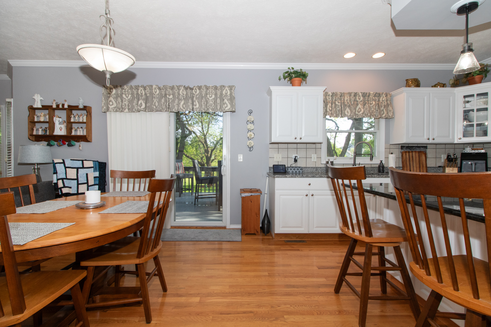 5 Tangle Oaks Road Bloomington, IL 61705 - Photo 8 of 55 Gallery Image 8