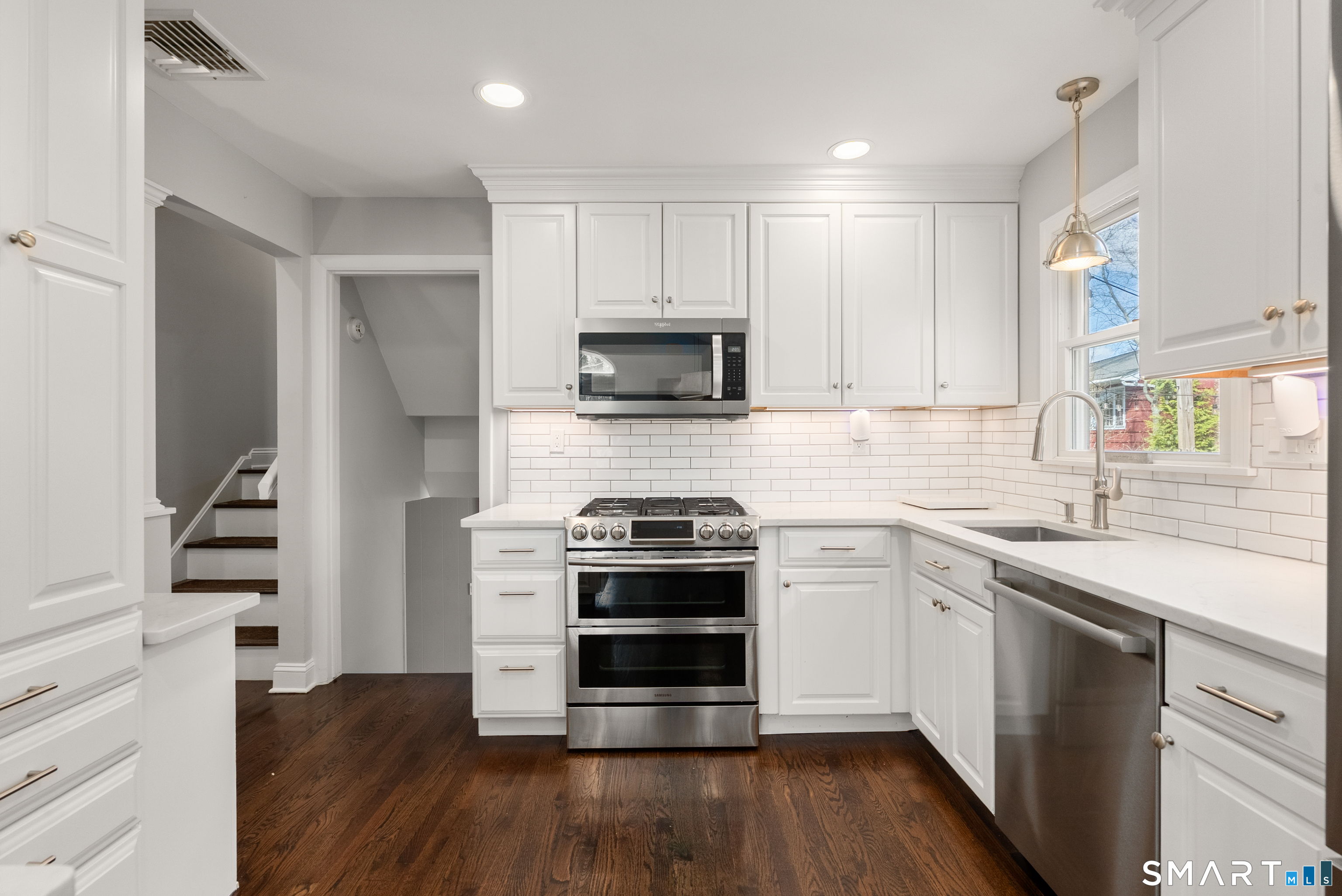 70 Allen Road Fairfield, CT 06824 - Photo 13 of 36