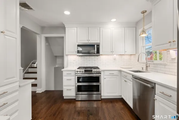 $819,000 | 70 Allen Road, Fairfield, CT 06824