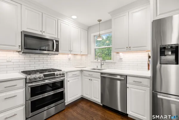 $819,000 | 70 Allen Road, Fairfield, CT 06824