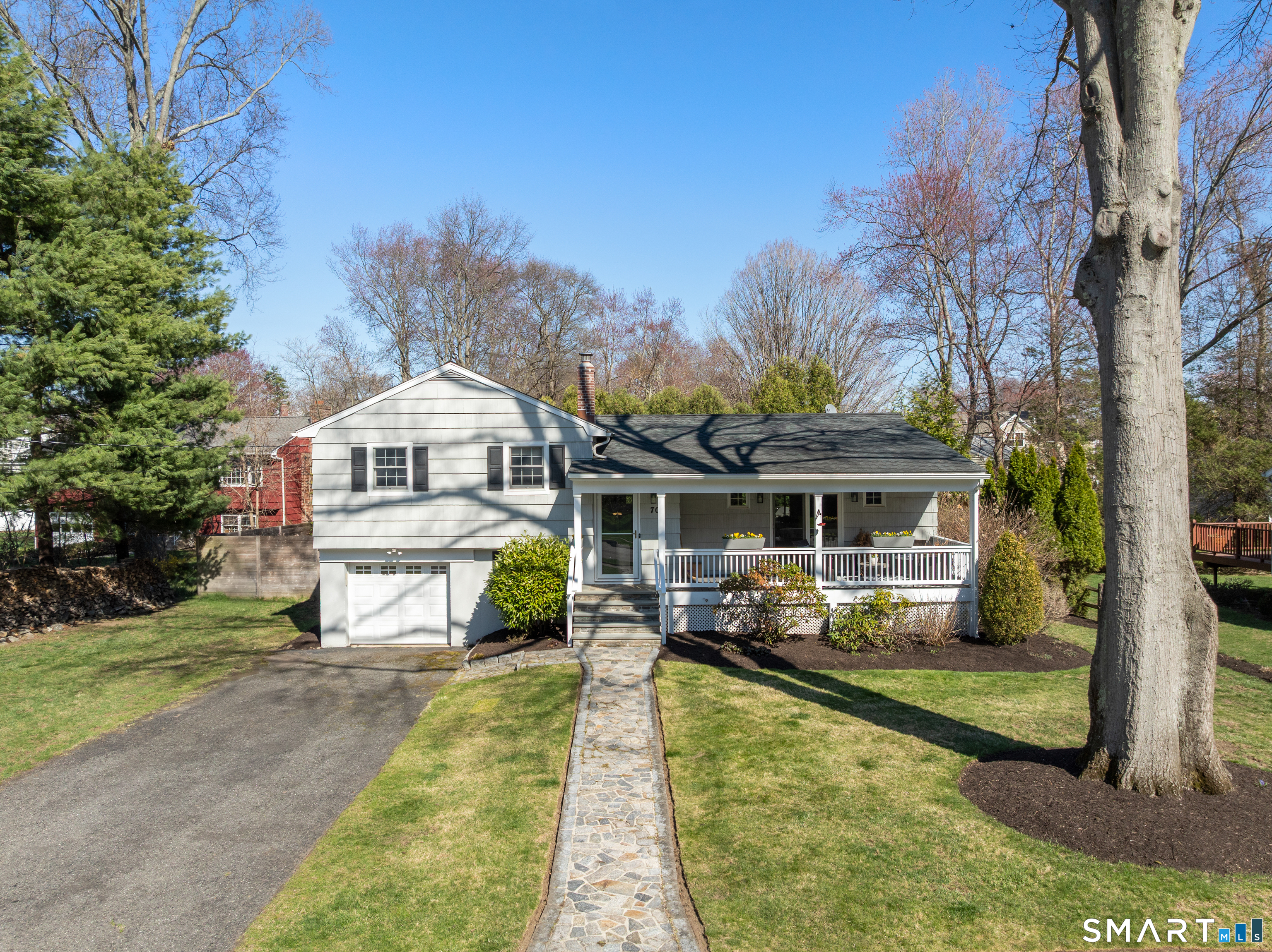 70 Allen Road Fairfield, CT 06824 - Photo 3 of 36