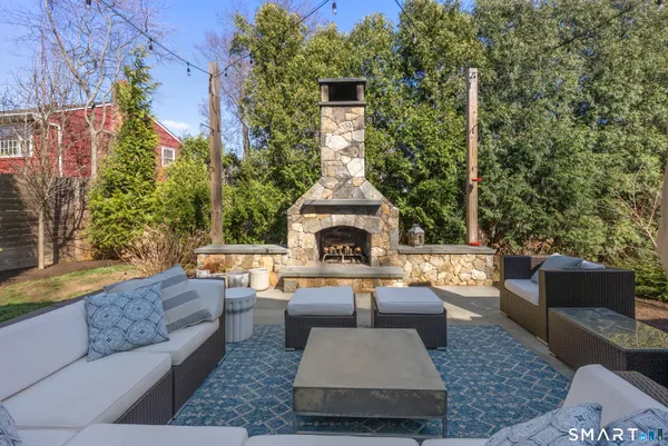 $819,000 | 70 Allen Road, Fairfield, CT 06824