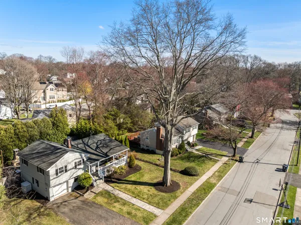 $819,000 | 70 Allen Road, Fairfield, CT 06824