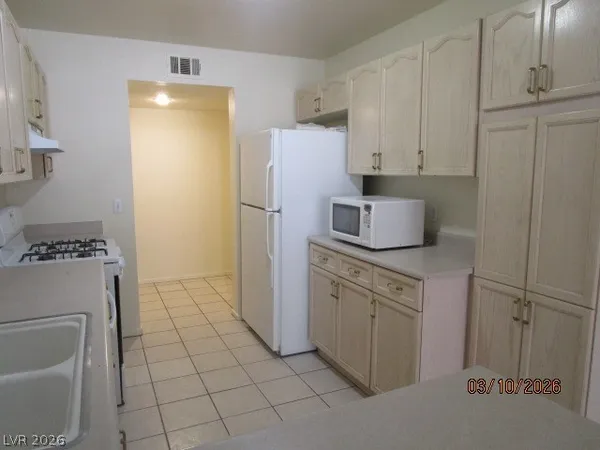 $1,699 | 8449 Sewards Bluff Avenue, Las Vegas, NV 89129