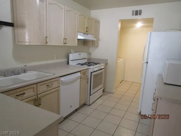 $1,699 | 8449 Sewards Bluff Avenue, Las Vegas, NV 89129