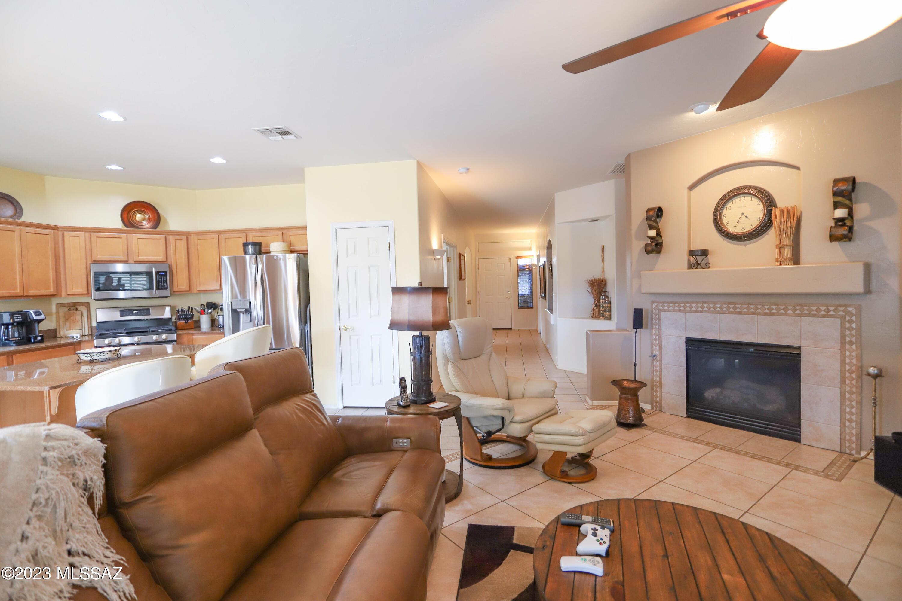 40143 Ridgeline Court Tucson, AZ 85739 - Photo 4 of 30 Gallery Image 4