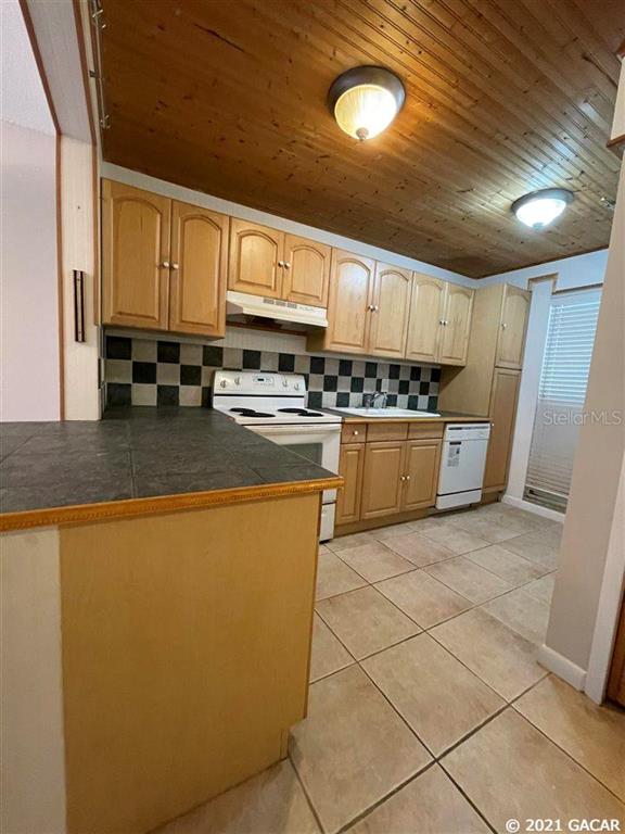 701 Southwest 75th Street, Unit 103 Gainesville, FL 32607 - Photo 1 of 1 Gallery Image 1