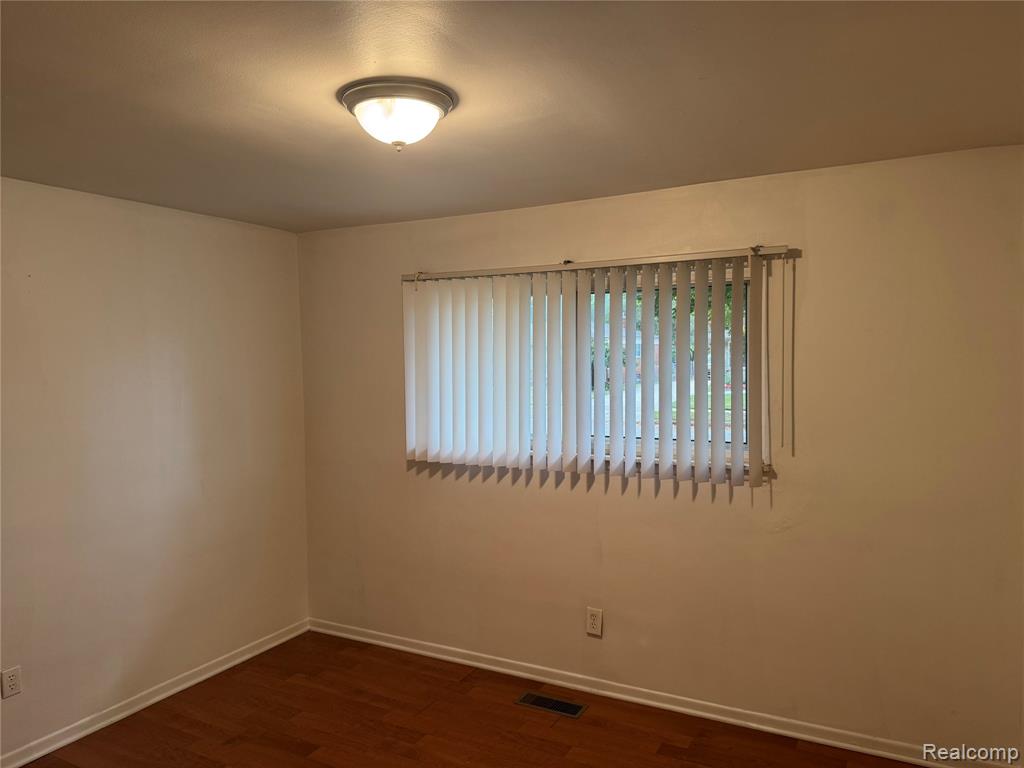 27262 Welsh Drive Warren, MI 48092 - Photo 10 of 15