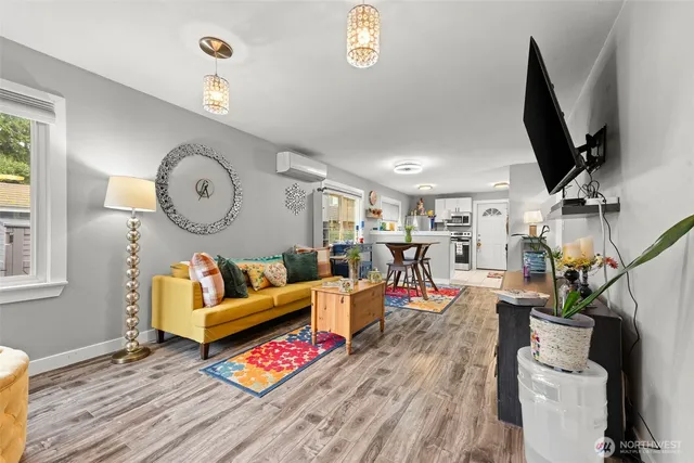 $450,000 | 615 1st Avenue South, Kent, WA 98032