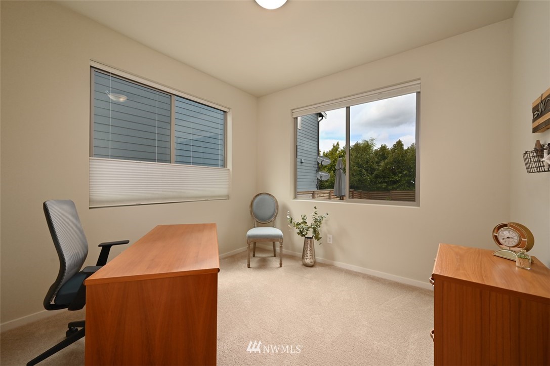 1500 South 28th Street Renton, WA 98055 - Photo 12 of 29 a workspace with furniture and windows