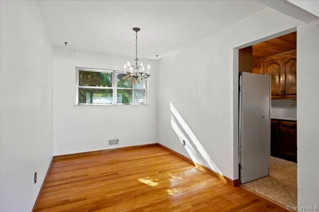 a view of empty room with window