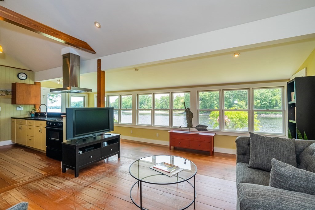 101 Honey Pot Road Hadley, MA 01035 - Photo 14 of 42 Gallery Image 14
