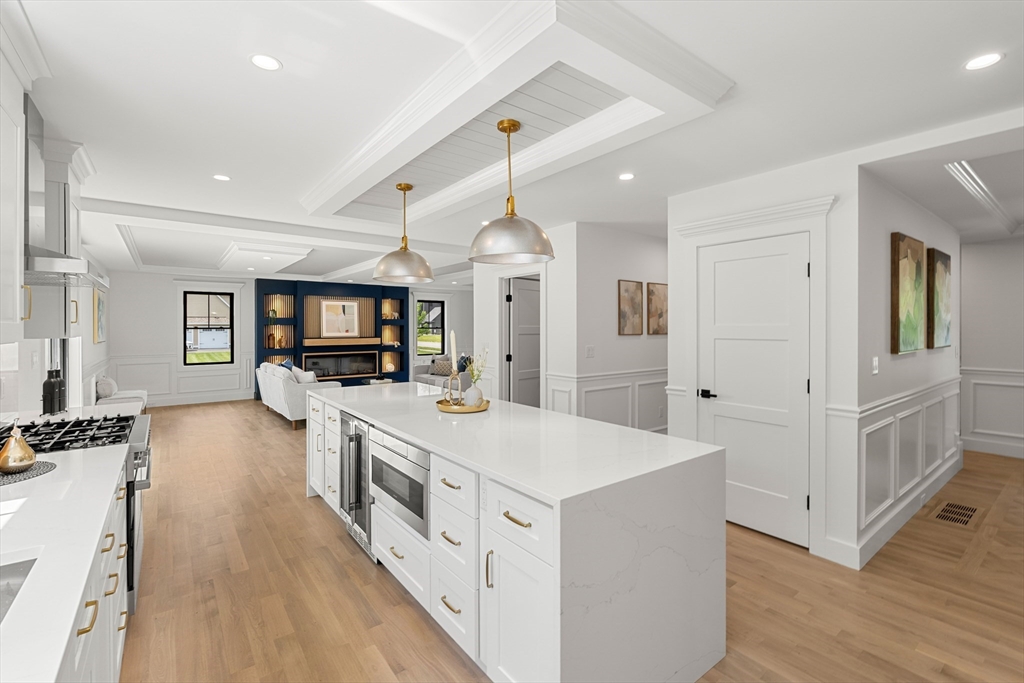 4 Fitzpatrick Lane Billerica, MA 01862 - Photo 7 of 42