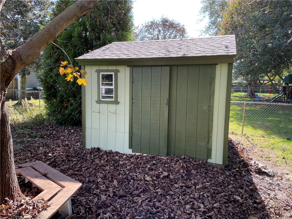 72 Chase Road Portsmouth, RI 02871 - Photo 18 of 20 Gallery Image 18