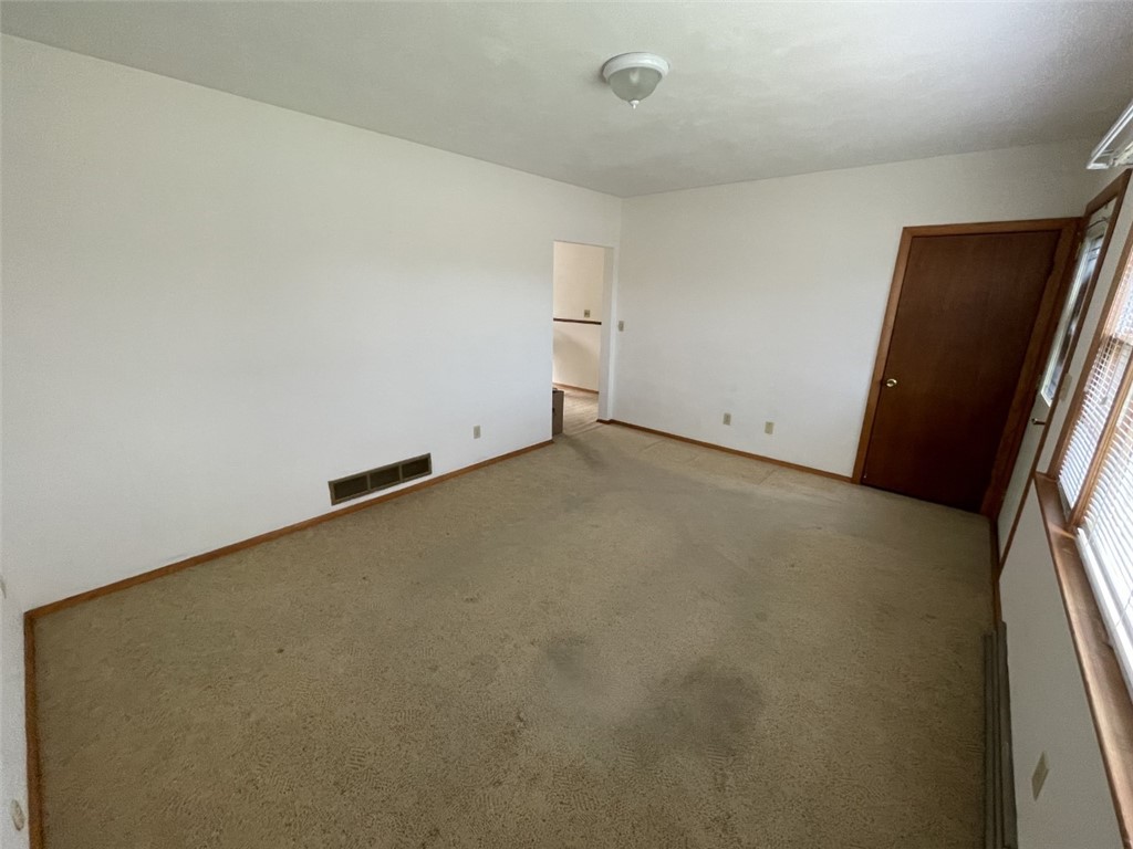 72 Chase Road Portsmouth, RI 02871 - Photo 3 of 20 Gallery Image 3
