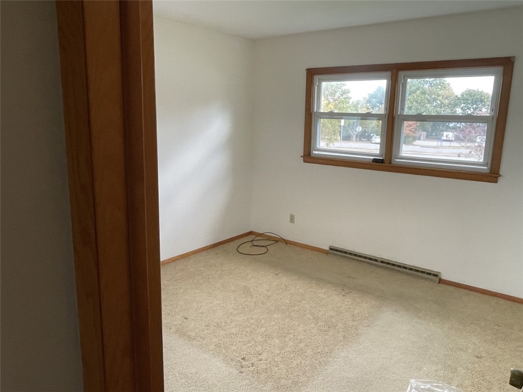 72 Chase Road Portsmouth, RI 02871 - Photo 8 of 20 Gallery Image 8