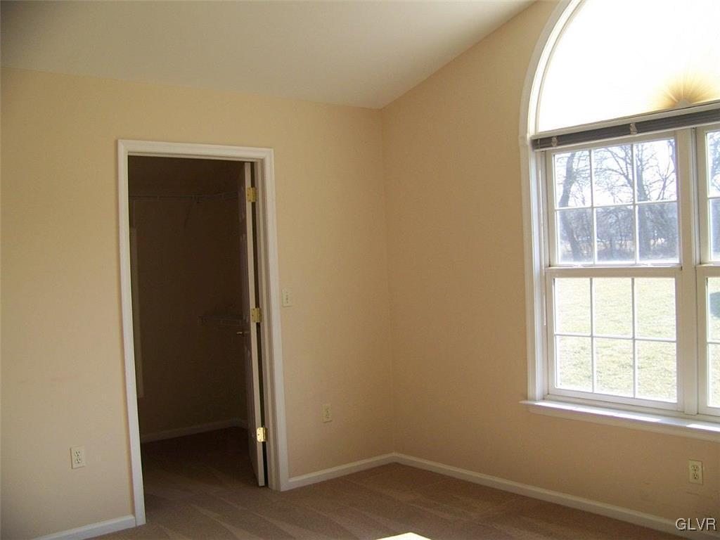 2730 Upstream Farm Road Easton, PA 18040 - Photo 4 of 13 Gallery Image 4