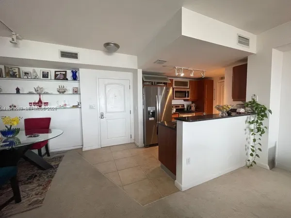 $2,500 | 7355 Southwest 89th Street, Unit 618N, Miami, FL 33156
