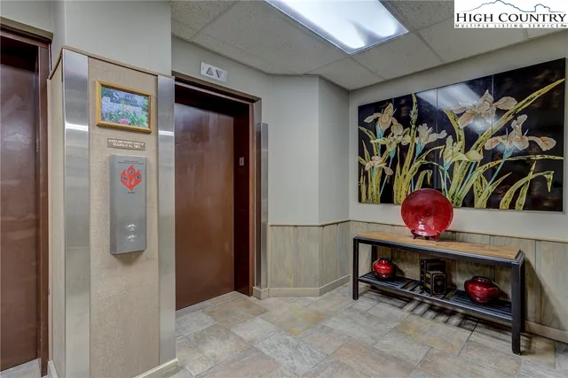 $234,000 | 303 Sugar Top Drive, Unit 2413, Sugar Mountain, NC 28604