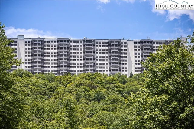 $234,000 | 303 Sugar Top Drive, Unit 2413, Sugar Mountain, NC 28604