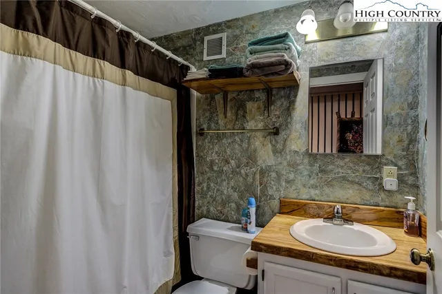 $234,000 | 303 Sugar Top Drive, Unit 2413, Sugar Mountain, NC 28604