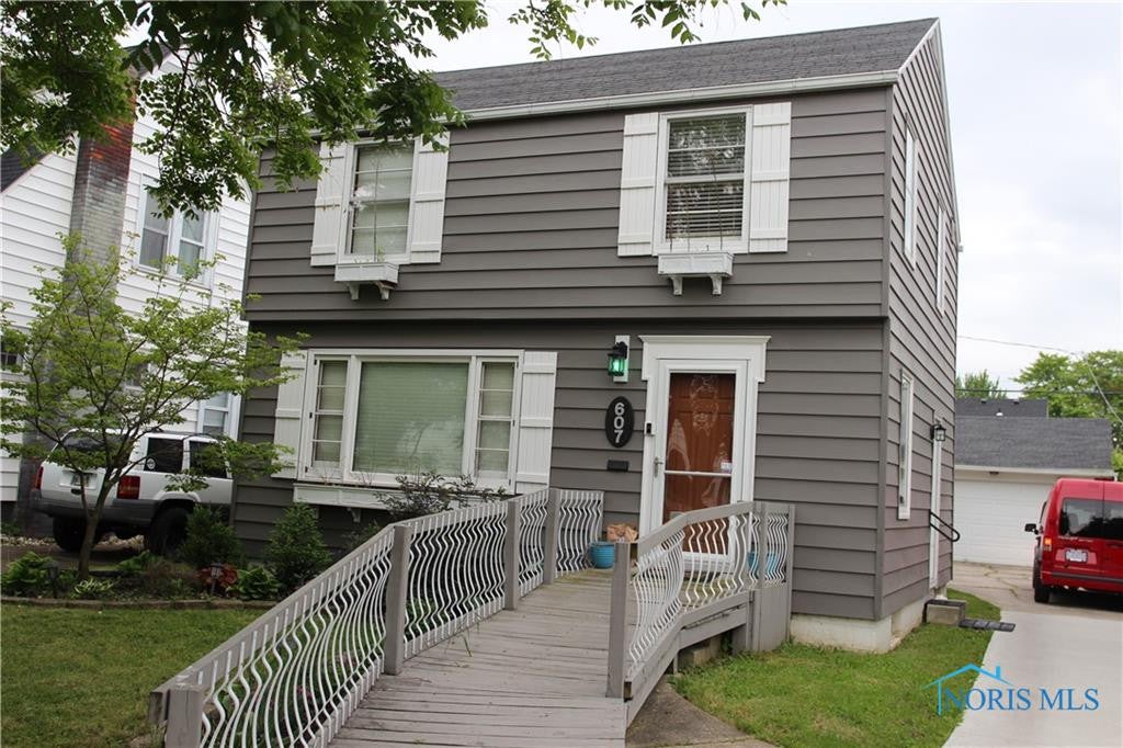 607 Waybridge Road Toledo, OH 43612 - Photo 1 of 31 Gallery Image 1