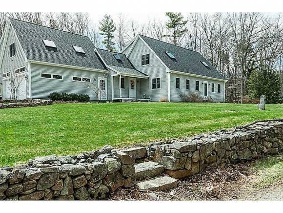 160 Mountain Road York, ME 03902 - Photo 1 of 1