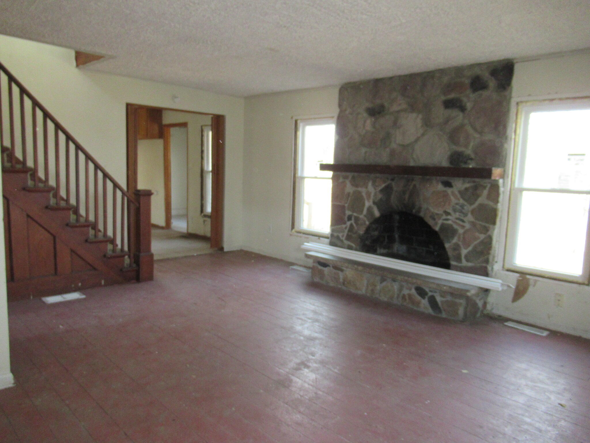 11859 East Chicago Road Jerome, MI 49249 - Photo 4 of 23 Living