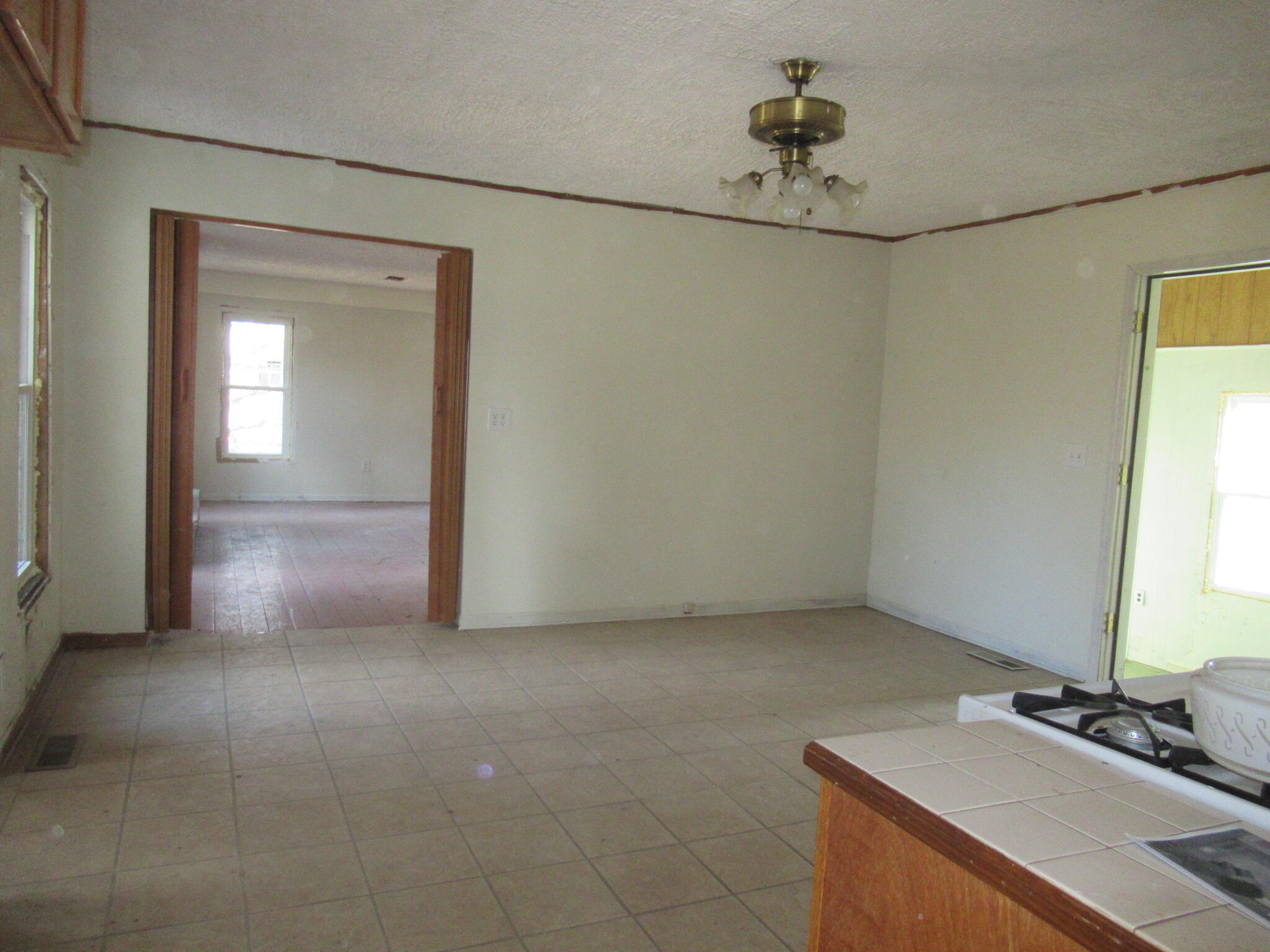 11859 East Chicago Road Jerome, MI 49249 - Photo 8 of 23 Kitchen