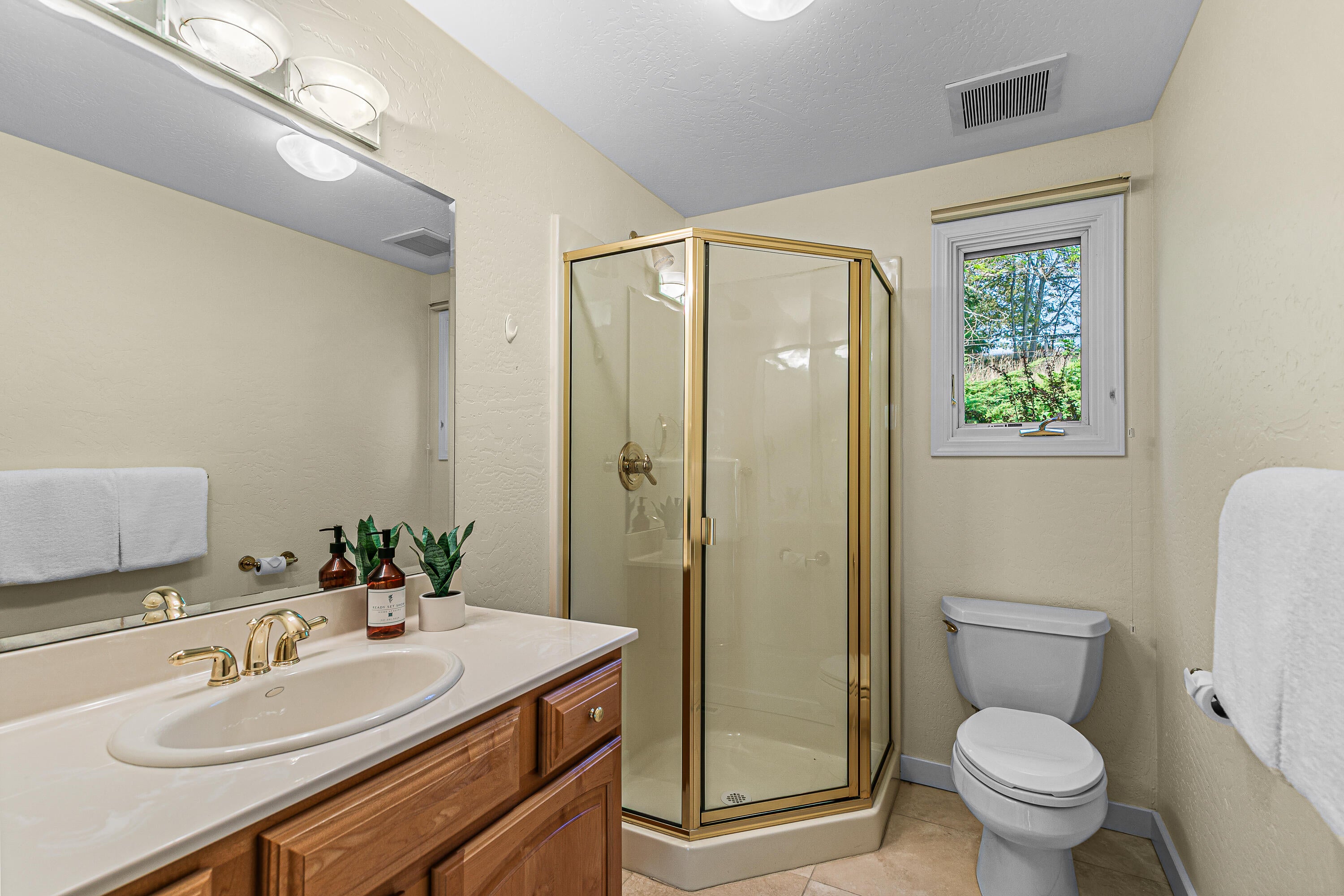 3255 Pioneer Road Medford, OR 97501 - Photo 37 of 45 3255 Pioneer Road, Medford, OR 97501