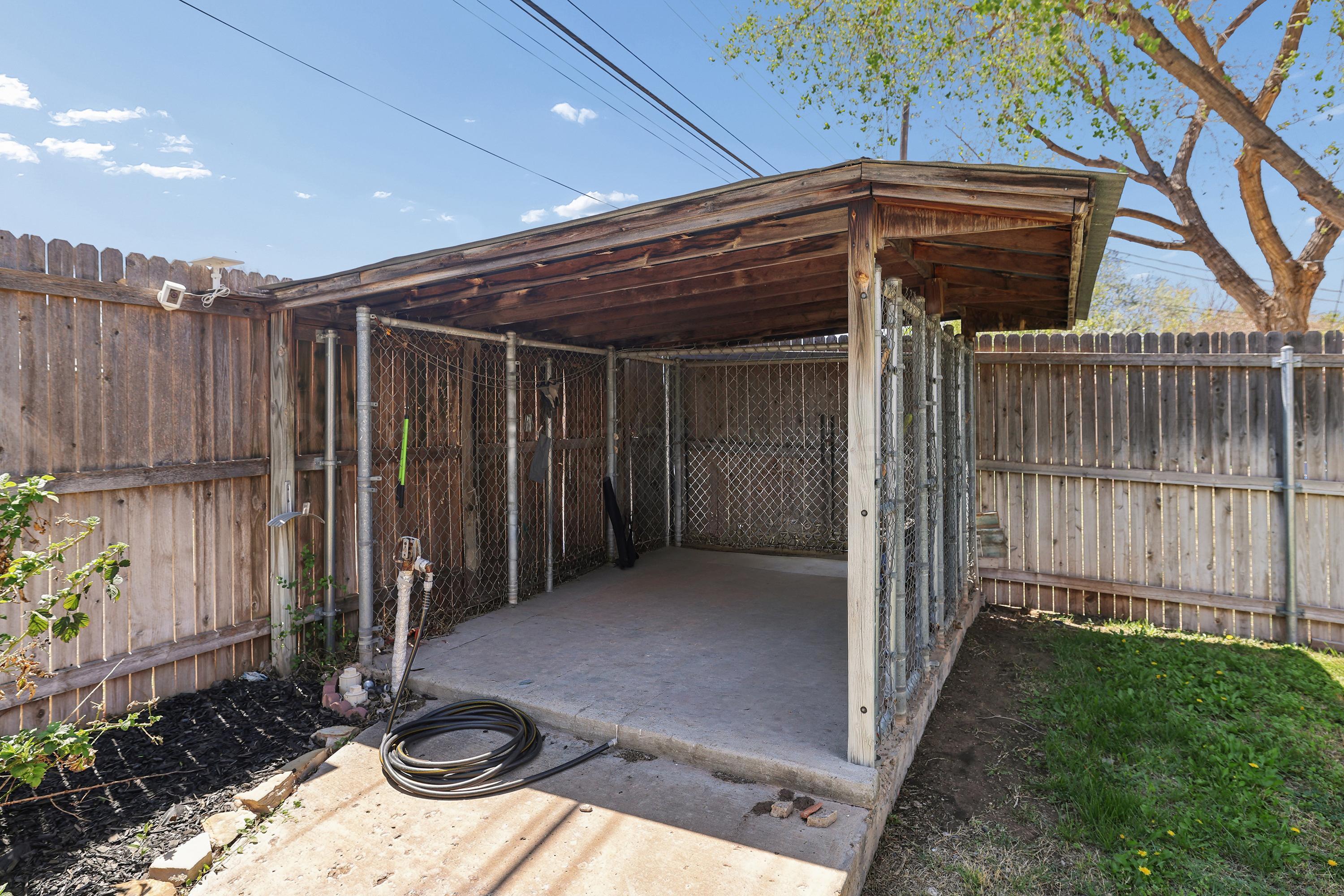 4207 Relatta Avenue Amarillo, TX 79110 - Photo 17 of 19 27-Storage Area
