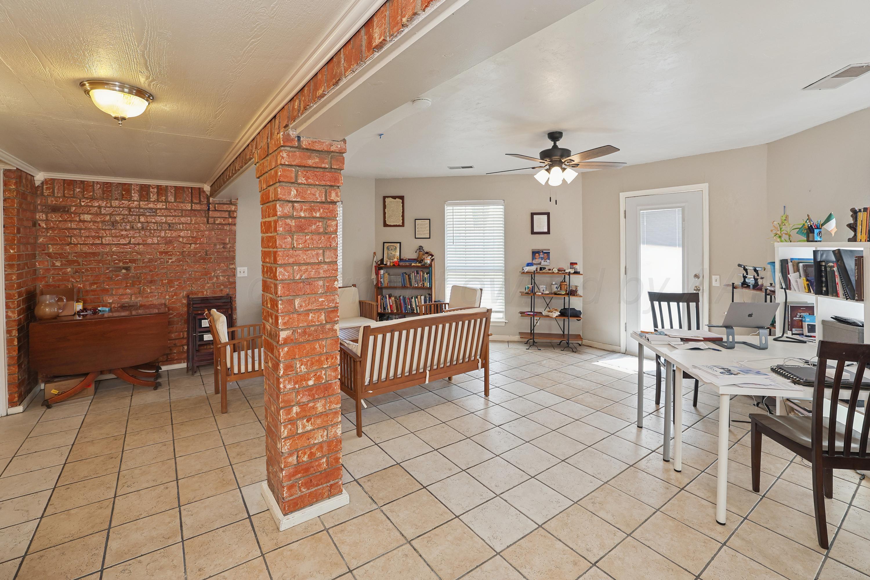 4207 Relatta Avenue Amarillo, TX 79110 - Photo 9 of 19 12-Sunroom