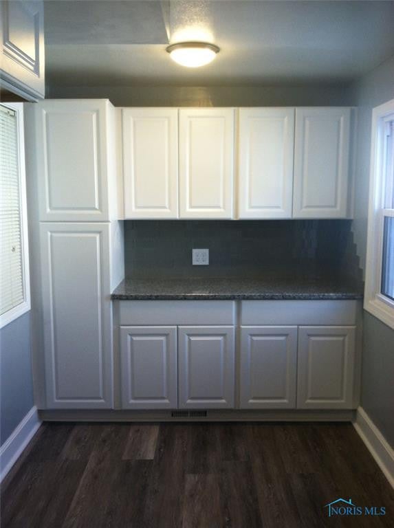 2710 Gracewood Road Toledo, OH 43613 - Photo 4 of 12 Gallery Image 4