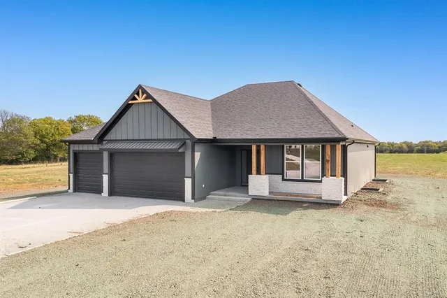 $589,950 | Lot 1 Evans Road, Tonganoxie, KS 66086