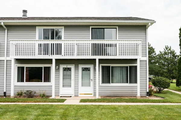 $2,350 | 34293 Birch Lane, Gurnee, IL 60031