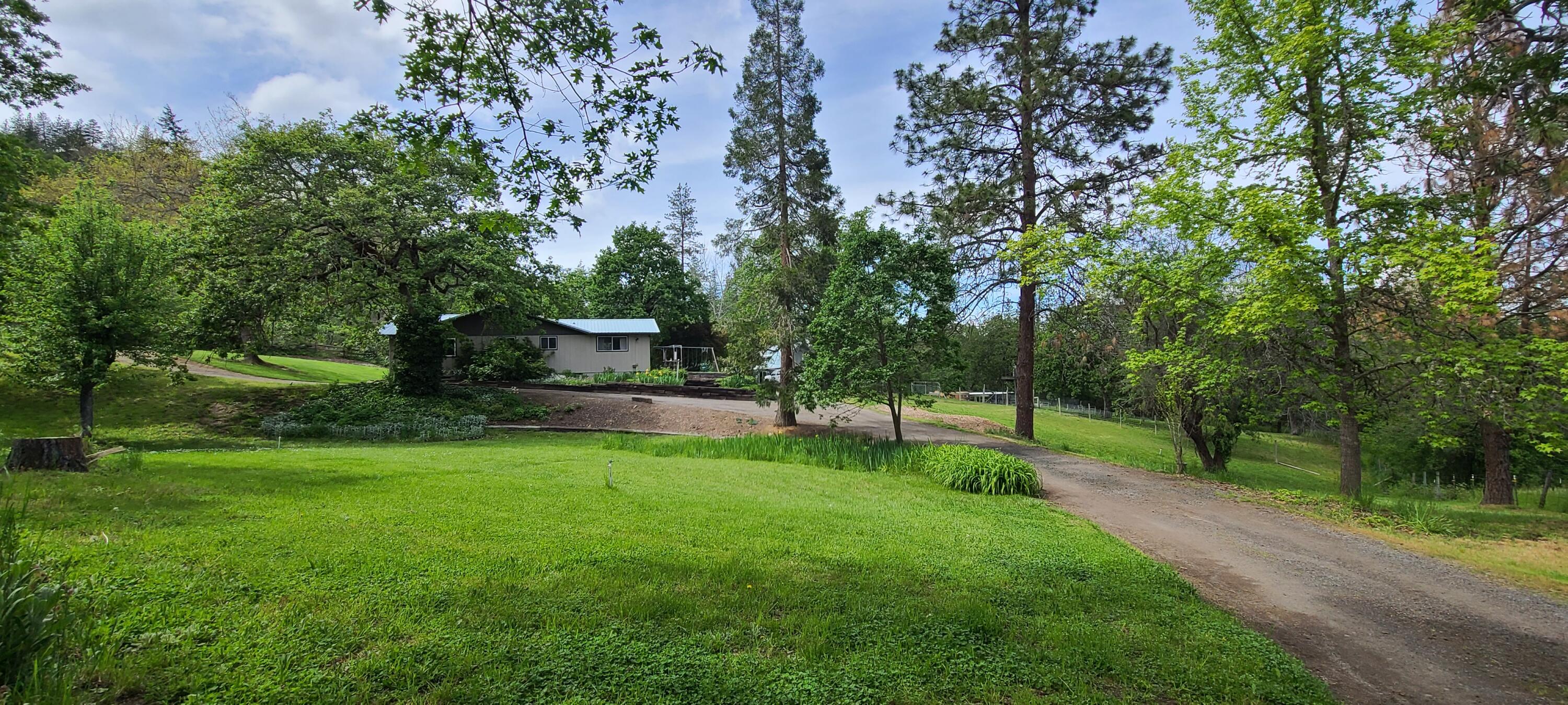 3785 Old Military Road Central Point, OR 97502 - Photo 25 of 26 20220514_145652