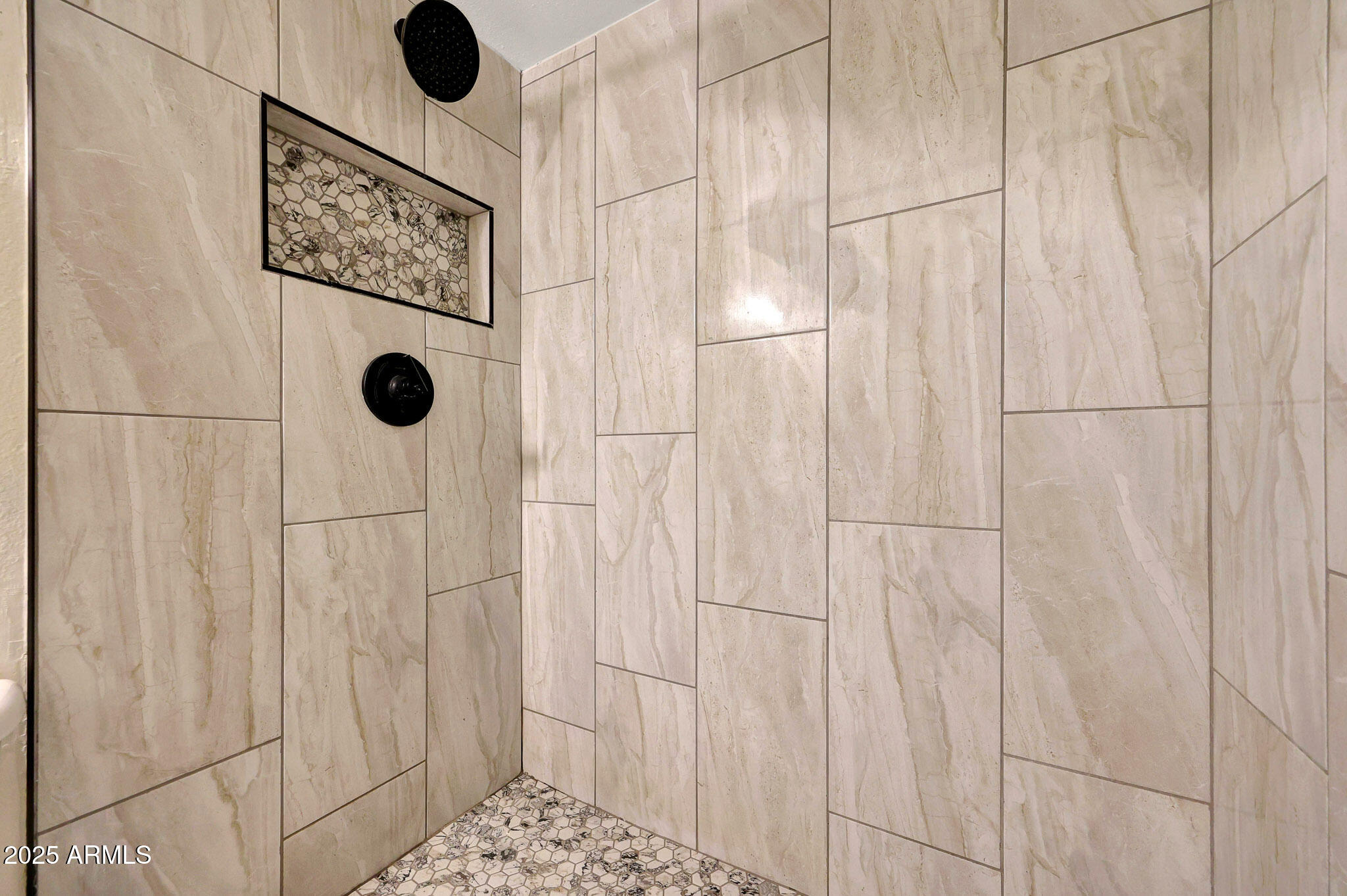 4602 East Broadway Road Phoenix, AZ 85040 - Photo 17 of 30 Full Bath