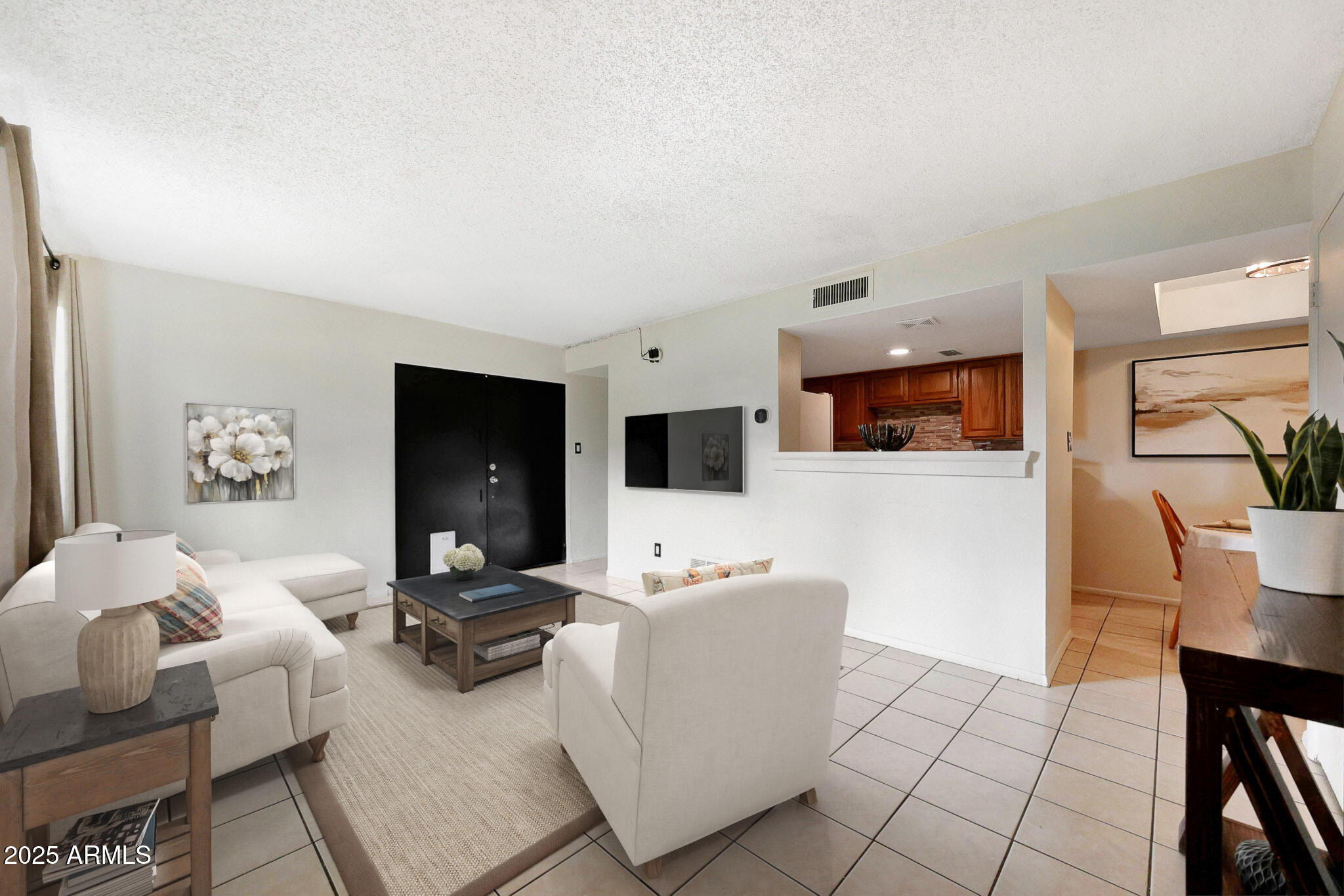 4602 East Broadway Road Phoenix, AZ 85040 - Photo 3 of 30 Living Room