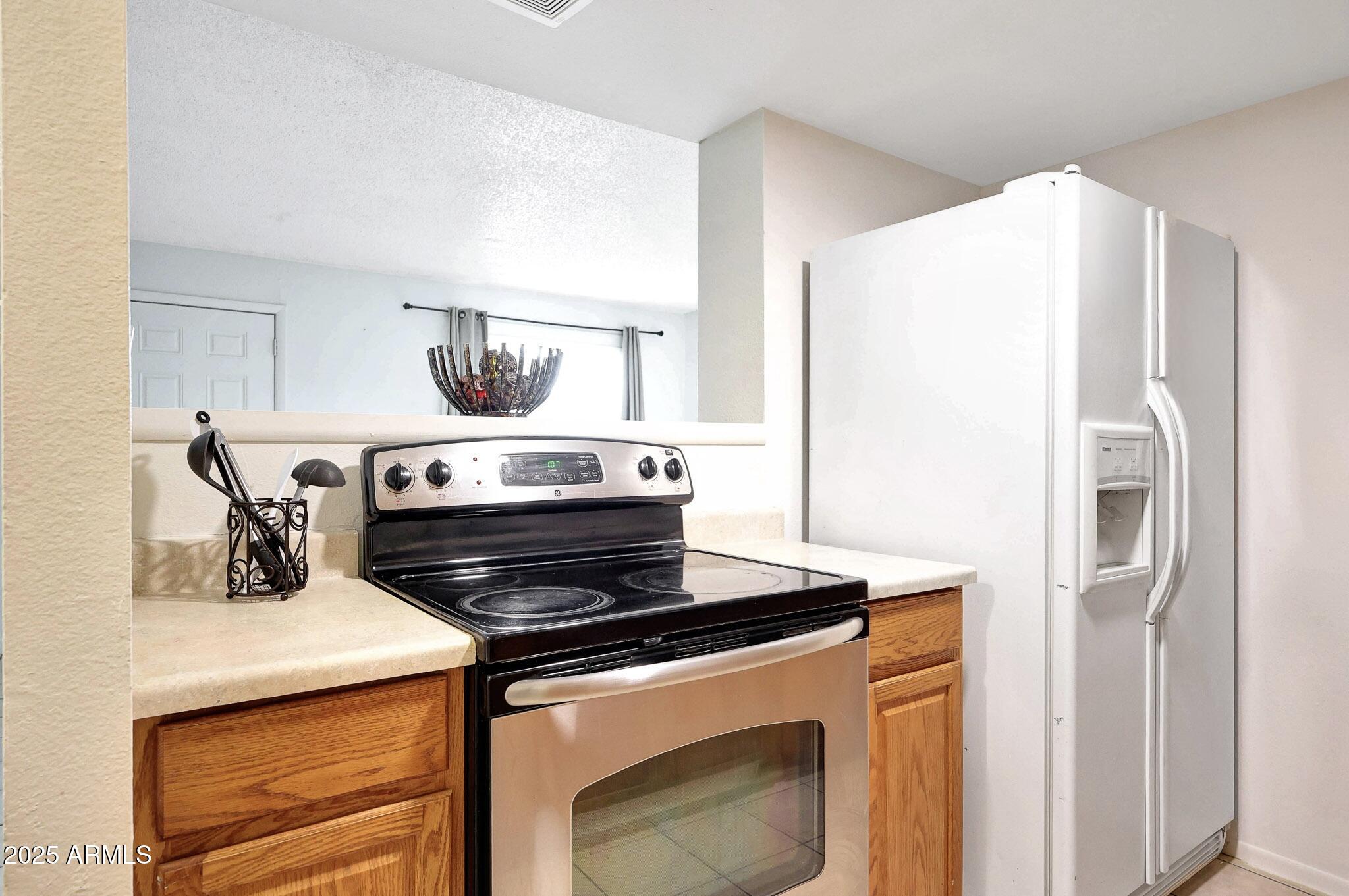 4602 East Broadway Road Phoenix, AZ 85040 - Photo 7 of 30 Kitchen