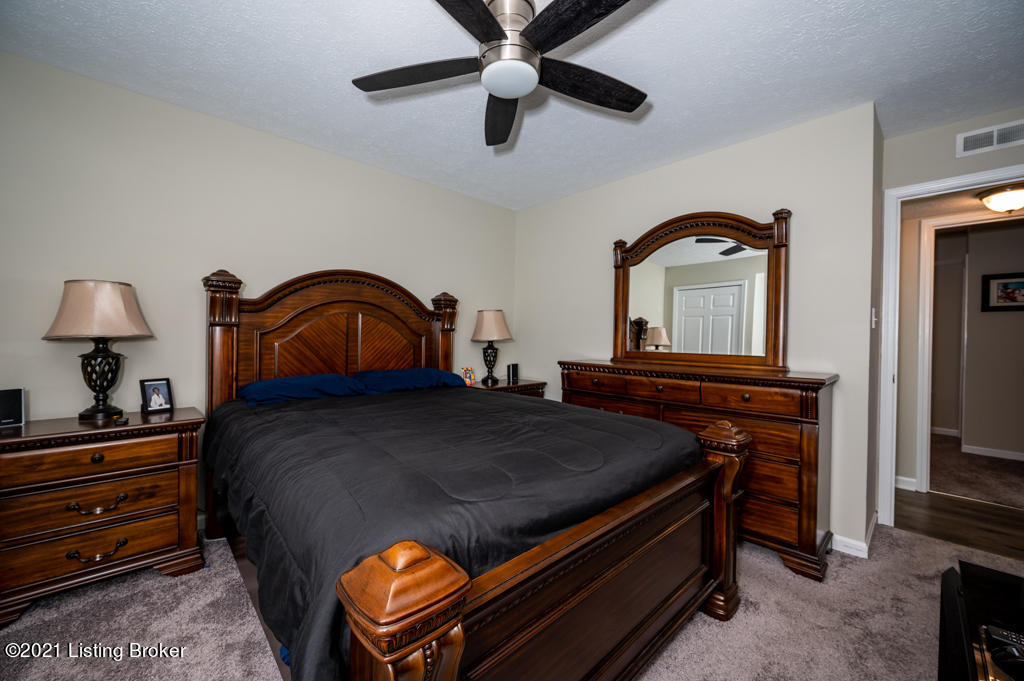 9309 Gutenberg Road Louisville, KY 40291 - Photo 20 of 43 DN2_3497