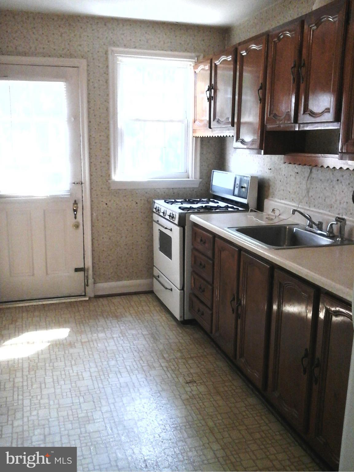 2007 Crestview Road Baltimore, MD 21239 - Photo 4 of 11 Kitchen