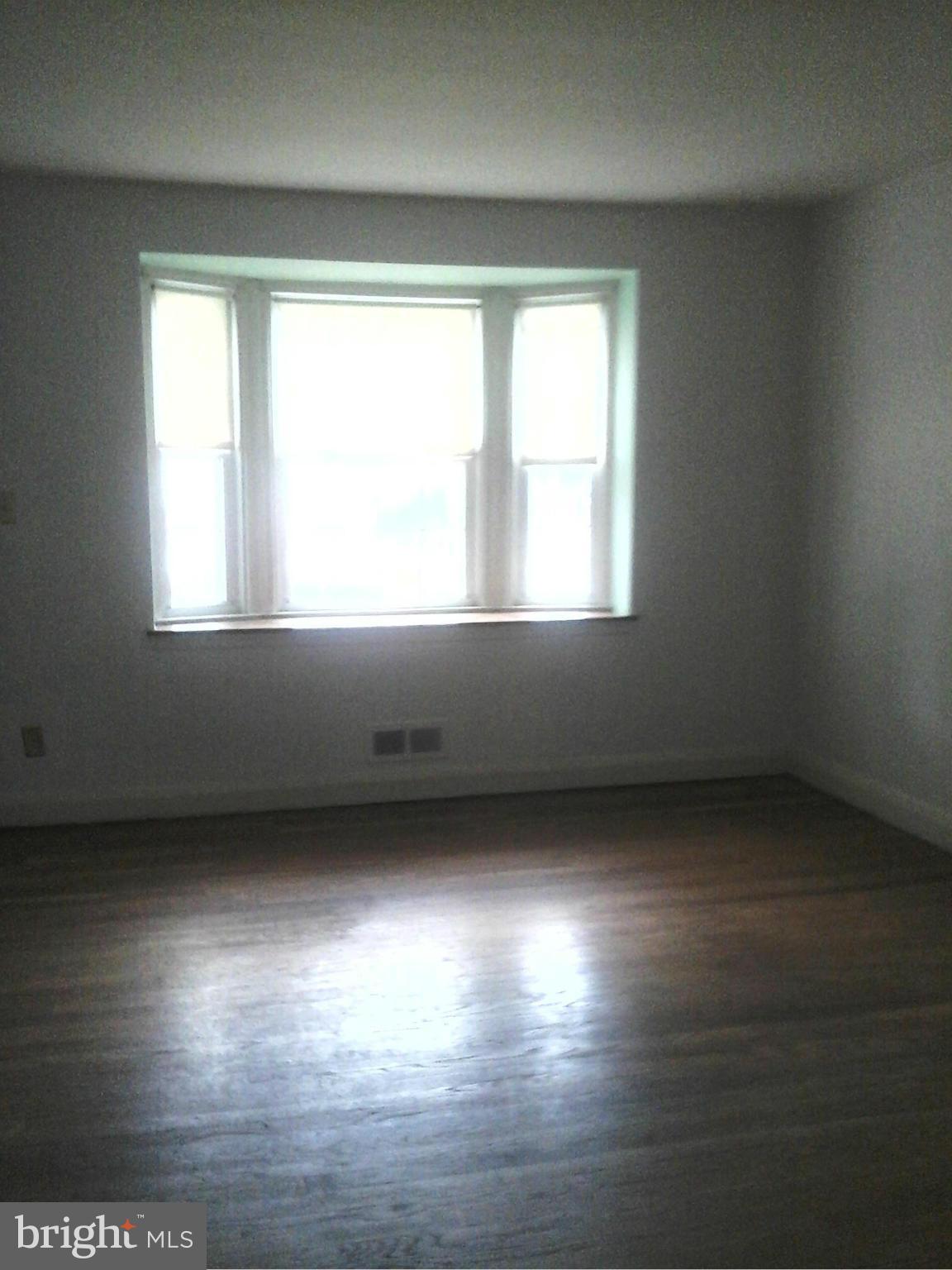 2007 Crestview Road Baltimore, MD 21239 - Photo 8 of 11 Living Room