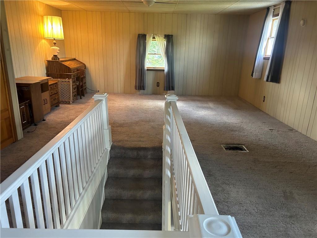 618 Patterson Road Apollo, PA 15613 - Photo 20 of 36 a view of a hallway with windows