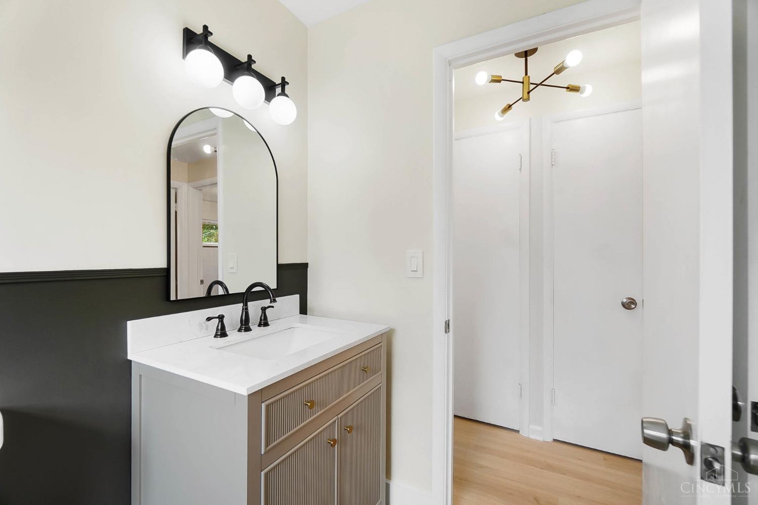 5499 Lawrence Road Cincinnati, OH 45248 - Photo 19 of 42