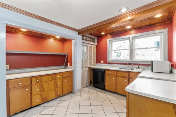 $575,000 | 177 Winnicutt Road, Stratham, NH 03885