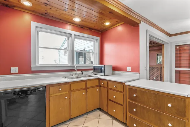 $600,000 | 177 Winnicutt Road, Stratham, NH 03885