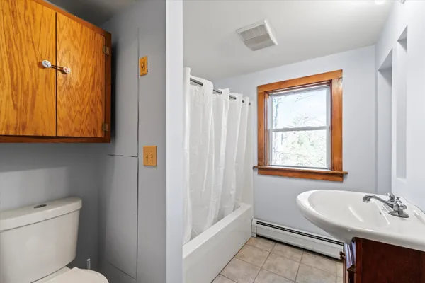 $575,000 | 177 Winnicutt Road, Stratham, NH 03885