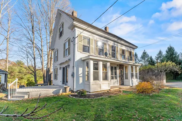 $575,000 | 177 Winnicutt Road, Stratham, NH 03885