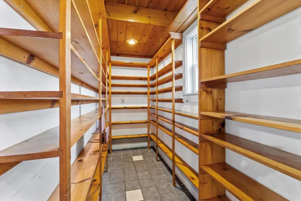 $575,000 | 177 Winnicutt Road, Stratham, NH 03885